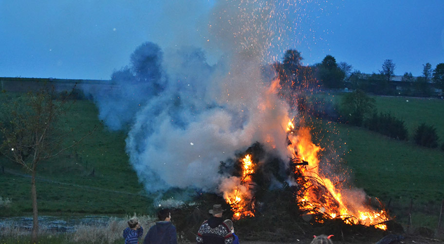 Osterfeuer Campingplatz Prahljust