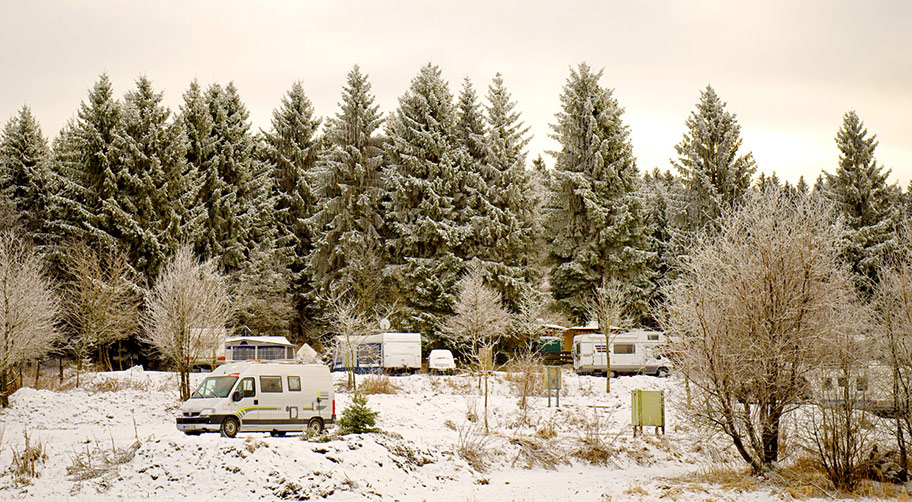 Stellplätze für Wohnmobile beim Camping Harz im Winter